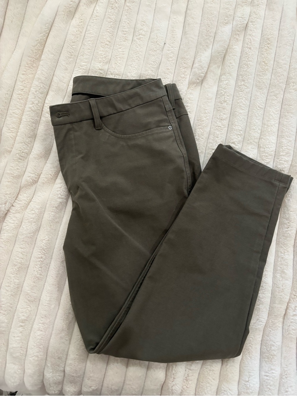 Men’s Lulu Dark Olive Green Slim Pants